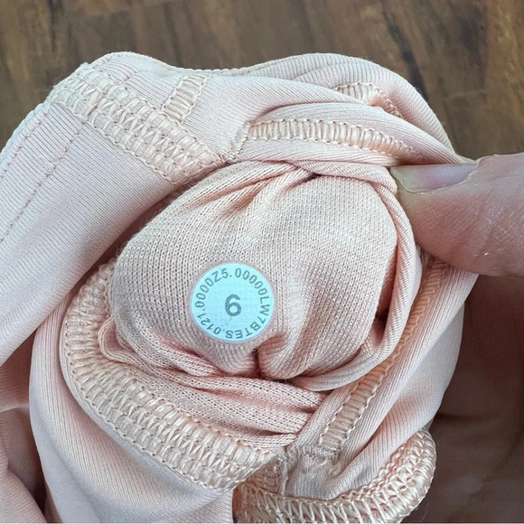 Lululemon Ribbed Contoured High Rise Short Malibu Peach Bike Shorts Size 6 B39 - Picture 6 of 6